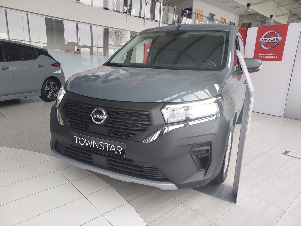 TOWNSTAR Business Van 130 KM 6MT